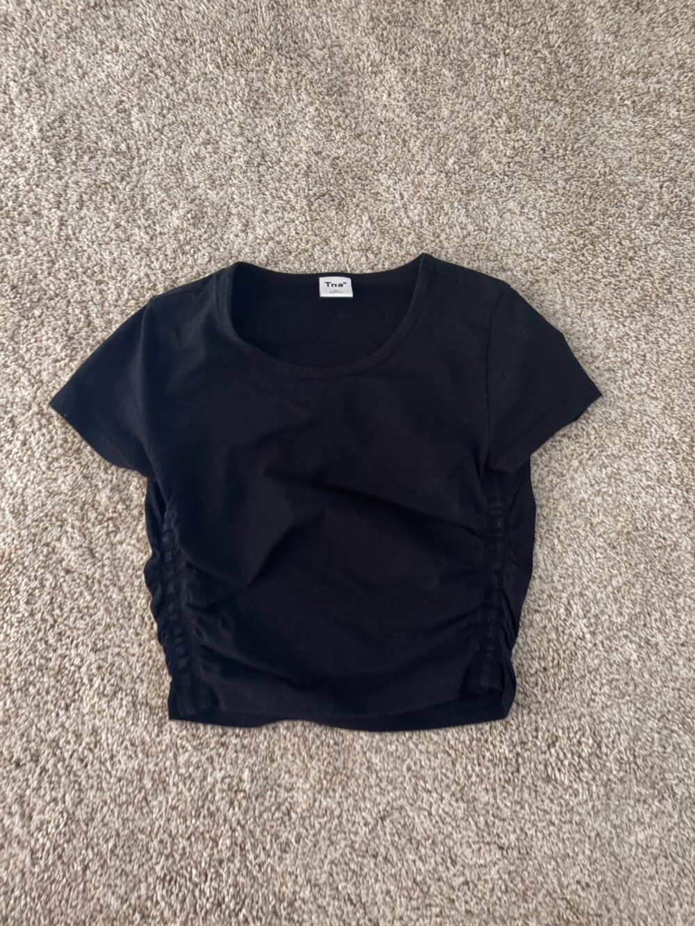 Cropped TNA T-Shirt with Side Ruching